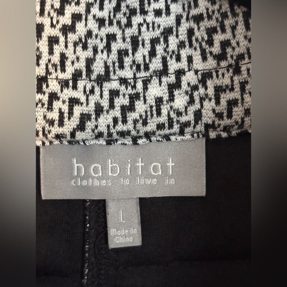 Habitat Chic Button-Up Quilted Vest - Picture 3 of 6